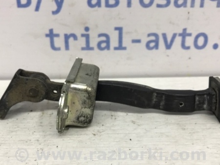 ФОТО Ограничитель двери задний правый для Nissan Navara D40 Киев