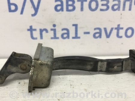 ФОТО Ограничитель двери задний левый для Nissan Navara D40 Киев