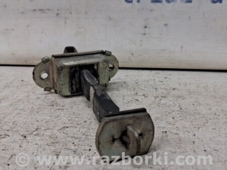 ФОТО Ограничитель двери передний правый для Nissan Navara D40 Киев