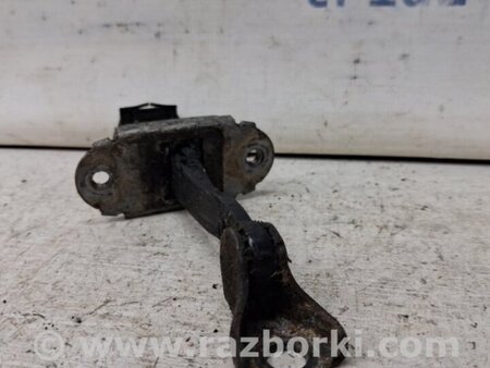 ФОТО Ограничитель двери передний левый для Nissan Navara D40 Киев