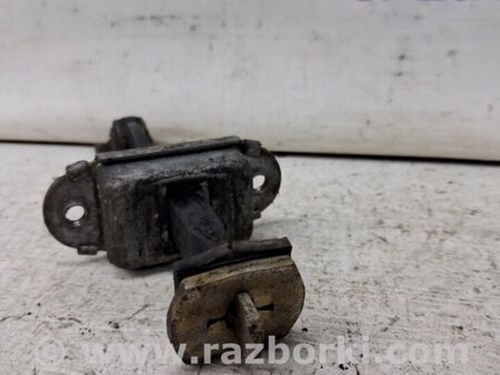 ФОТО Ограничитель двери передний левый для Nissan Navara D40 Киев