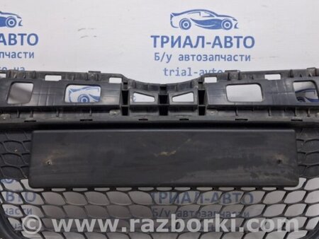 ФОТО Решетка бампера центральная для Hyundai i30 FD Киев