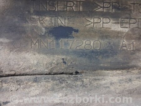 ФОТО Брызговик задний правый для Mitsubishi Pajero Wagon 3 Киев