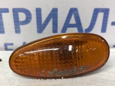 ФОТО Повторитель поворотника для Mitsubishi Pajero Wagon 3 Киев