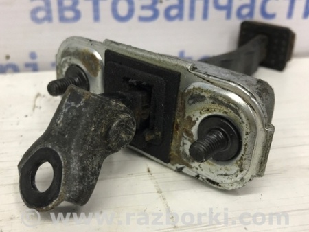 ФОТО Ограничитель двери передний правый для Hyundai i30 GD Киев