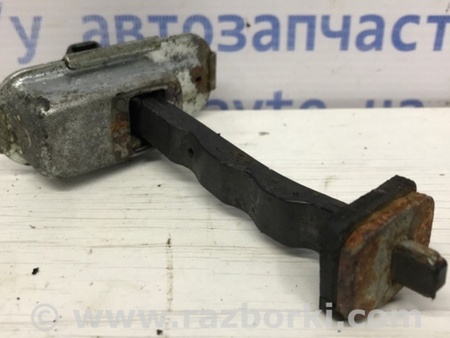 ФОТО Ограничитель двери передний правый для Hyundai i30 GD Киев