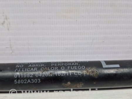 ФОТО Амортизатор крышки багажника для Mitsubishi Outlander XL Київ