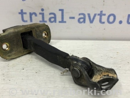 ФОТО Ограничитель двери передний правый для Mitsubishi Pajero Wagon 3 Киев