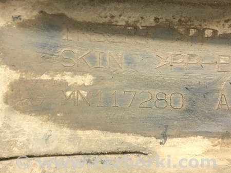 ФОТО Брызговик задний правый для Mitsubishi Pajero Wagon 3 Киев