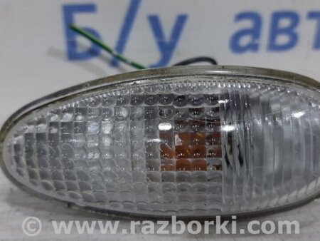ФОТО Повторитель поворотника для Mitsubishi Pajero Wagon 3 Киев