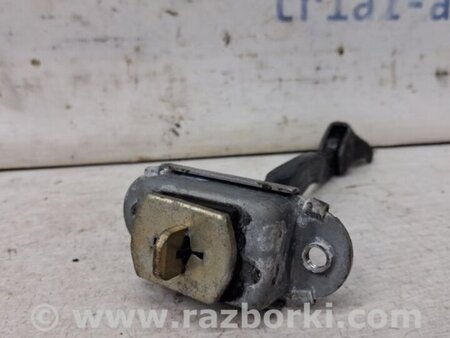 ФОТО Ограничитель двери передний правый для Nissan Pathfinder R51 Киев