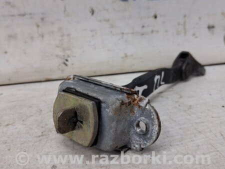 ФОТО Ограничитель двери передний левый для Nissan Pathfinder R51 Киев