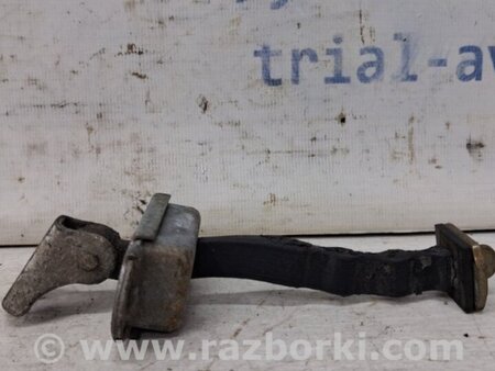 ФОТО Ограничитель двери задний правый для Nissan Pathfinder R51 Киев