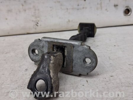 ФОТО Ограничитель двери задний правый для Nissan Pathfinder R51 Киев