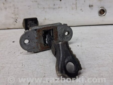 ФОТО Ограничитель двери задний левый для Nissan Pathfinder R51 Киев