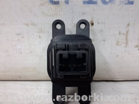 ФОТО Кнопка аварийки для Nissan Pathfinder R51 Киев