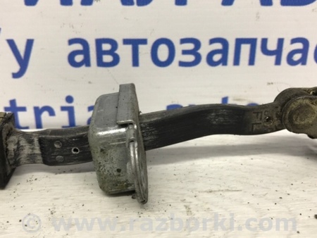 ФОТО Ограничитель двери передний правый для Nissan Pathfinder R51 Киев