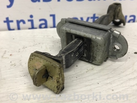 ФОТО Ограничитель двери передний правый для Nissan Pathfinder R51 Киев