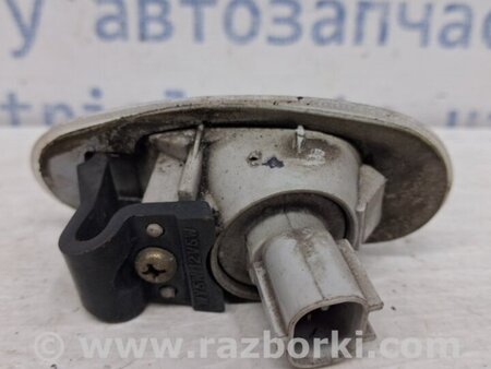 ФОТО Повторитель поворотника для Mitsubishi Pajero Wagon 3 Киев
