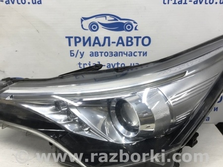 ФОТО Фара левая галоген Рестайлинг для Toyota Avensis T270 (10.2008-12.2012) Киев