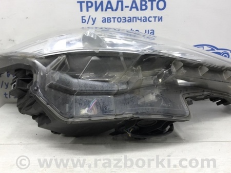 ФОТО Фара правая галоген Рестайлинг для Toyota Avensis T270 (10.2008-12.2012) Київ
