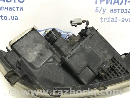 ФОТО Фара левая галоген для Toyota Avensis T250 (02.2003-10.2009) Киев
