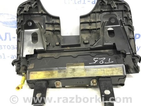 ФОТО подушка в колени для Toyota Avensis T250 (02.2003-10.2009) Киев