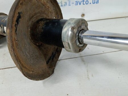 ФОТО Амортизатор передний левый для Suzuki Grand Vitara Київ