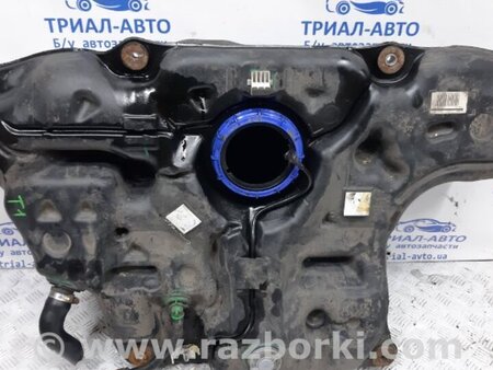 ФОТО Бак топливный пластик для Toyota Avensis T270 (10.2008-12.2012) Киев