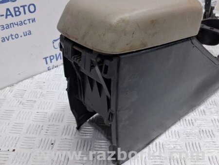 ФОТО Подлокотник для Toyota RAV-4 (05-12) Київ