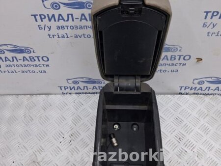 ФОТО Подлокотник для Toyota RAV-4 (05-12) Київ