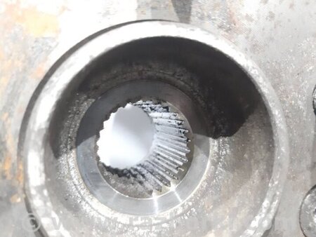 ФОТО Цапфа задняя левая со ступицей для Land Rover Freelander Киев