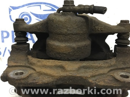 ФОТО Суппорт передний правый для Toyota Avensis T270 (10.2008-12.2012) Киев