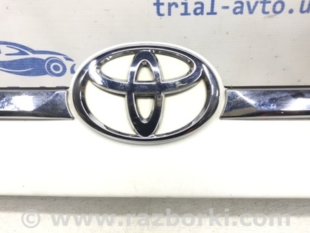ФОТО Накладка крышки багажника для Toyota Avensis T270 (10.2008-12.2012) Киев