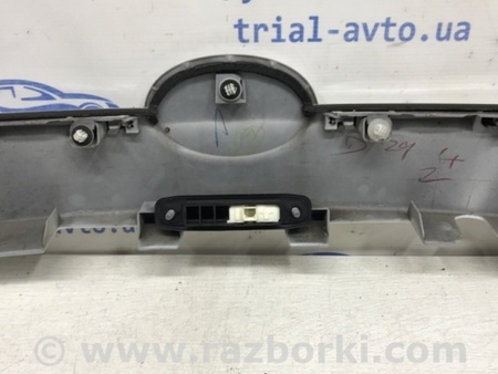 ФОТО Накладка крышки багажника для Toyota Avensis T270 (10.2008-12.2012) Киев