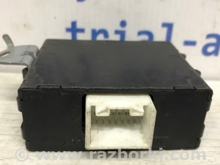 ФОТО Блок управления иммобилайзера для Toyota Land Cruiser Prado 120 Киев