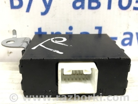 ФОТО Блок управления иммобилайзера для Toyota Land Cruiser Prado 120 Киев