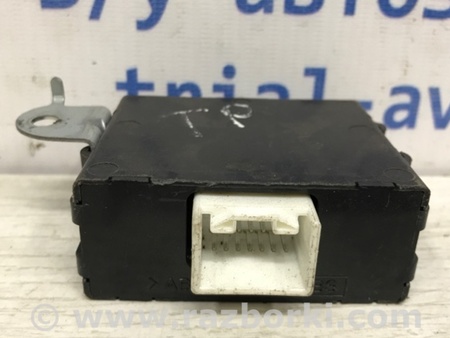 ФОТО Блок управления иммобилайзера для Toyota Land Cruiser Prado 120 Киев