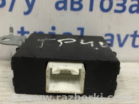 ФОТО Блок управления иммобилайзера для Toyota Land Cruiser Prado 120 Киев