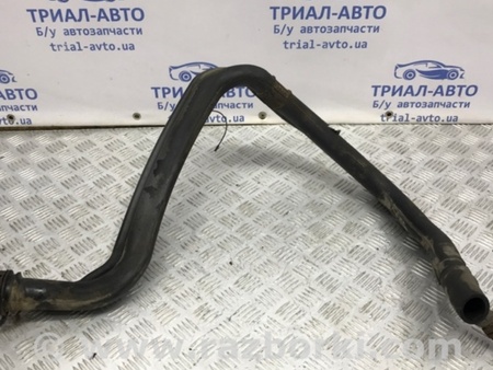ФОТО Горловина заливная для Toyota Avensis T250 (02.2003-10.2009) Киев