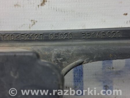 ФОТО Решетка противотуманки правая для Toyota Avensis T250 (02.2003-10.2009) Киев