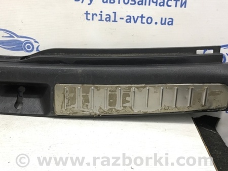 ФОТО Накладка задней панели для Toyota Avensis T250 (02.2003-10.2009) Киев