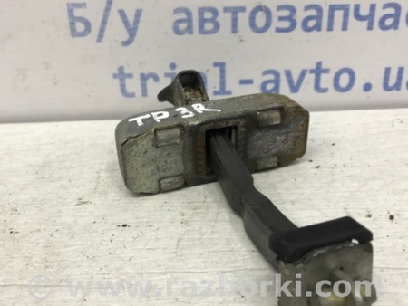 ФОТО Ограничитель двери задний правый для Toyota Land Cruiser Prado 120 Киев