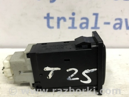ФОТО Кнопка подогрева для Toyota Avensis T250 (02.2003-10.2009) Київ