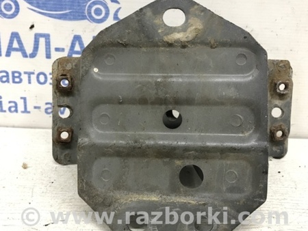 ФОТО Кронштейн усилителя заднего бампера для Toyota Avensis T250 (02.2003-10.2009) Київ