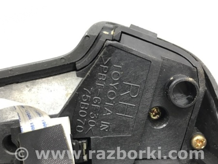ФОТО Кнопки руля для Toyota Avensis T250 (02.2003-10.2009) Киев