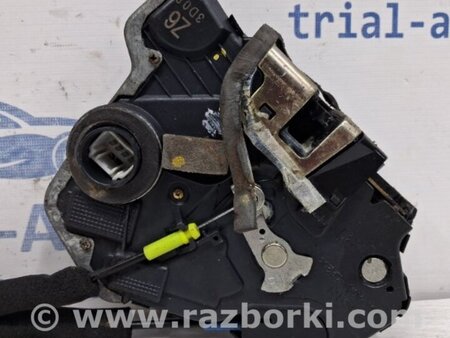 ФОТО Замок двери передний правый для Toyota Land Cruiser Prado 120 Киев