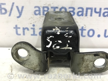 ФОТО Петля двери задней правой для Toyota Avensis T250 (02.2003-10.2009) Киев