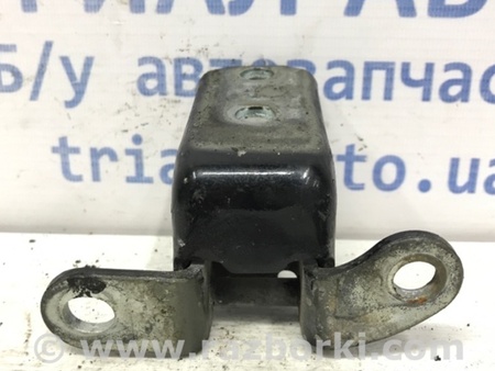 ФОТО Петля двери задней левой для Toyota Avensis T250 (02.2003-10.2009) Киев