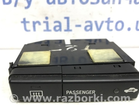 ФОТО Кнопка подогрева для Toyota Avensis T250 (02.2003-10.2009) Киев